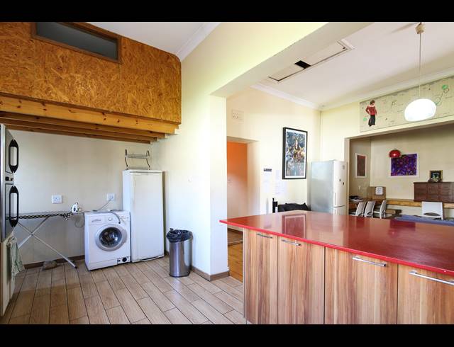 7 BEDROOM HOUSE FOR SALE IN WALMER ESTATE